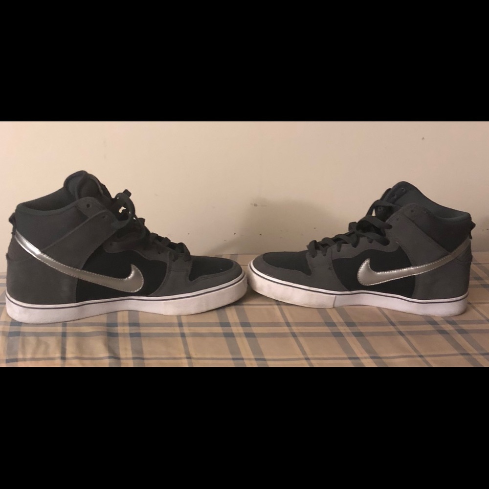 Nike canvas style 3/4 sneakers